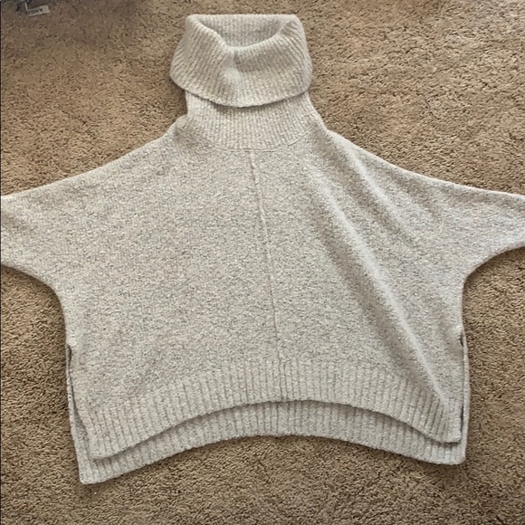 Grey Turtleneck sweater - Picture 2 of 2